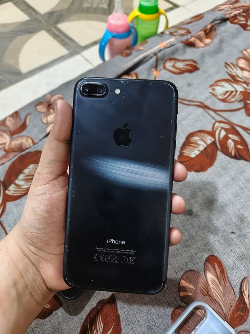 Apple iPhone 7 Plus 0