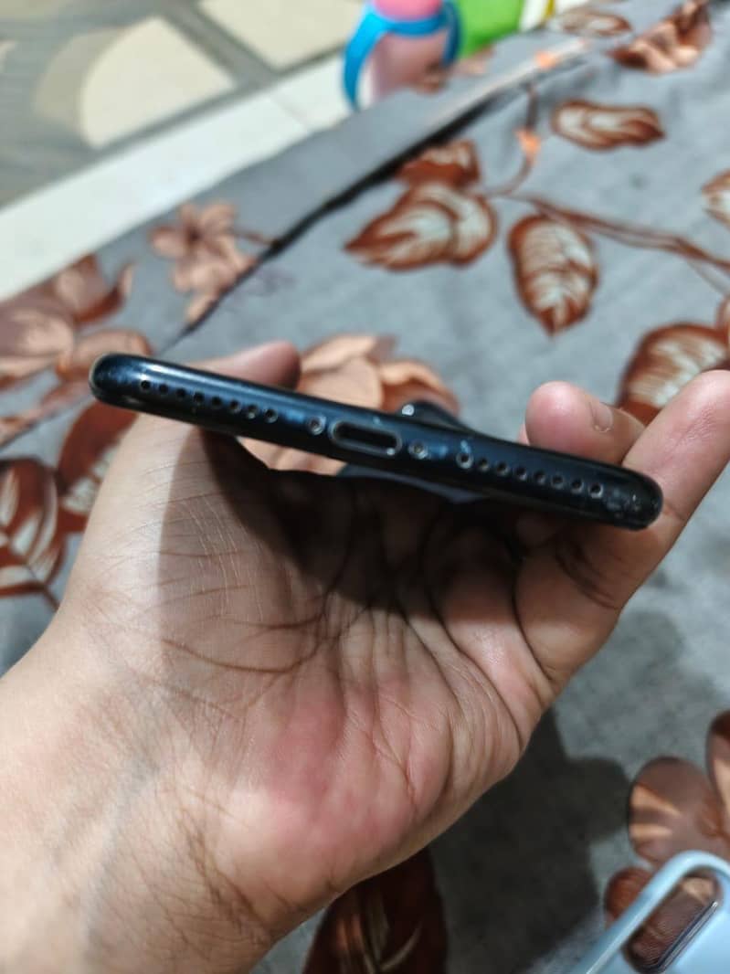 Apple iPhone 7 Plus 1