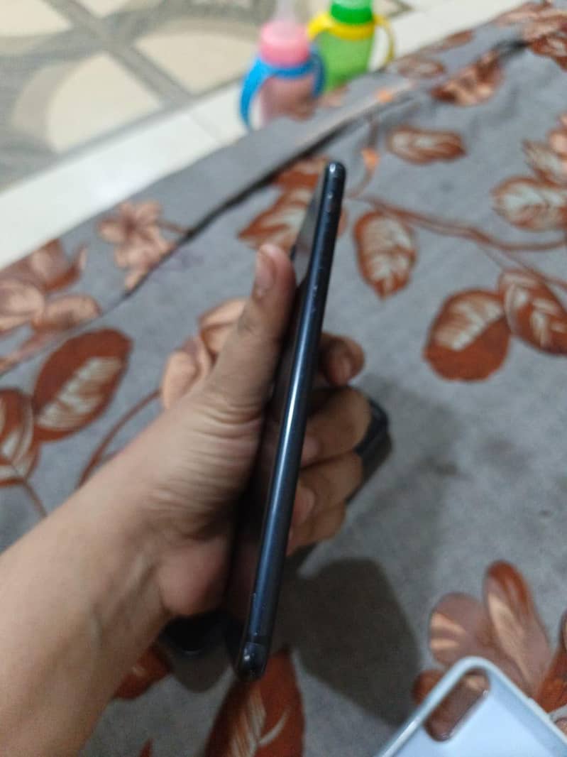 Apple iPhone 7 Plus 2