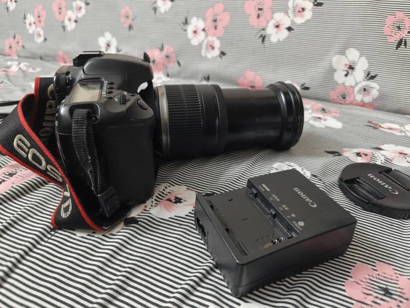DSLR camera 2
