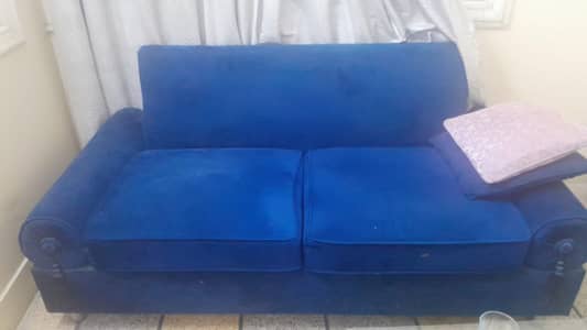 4 seater sofa set 2 side tables 1 main table