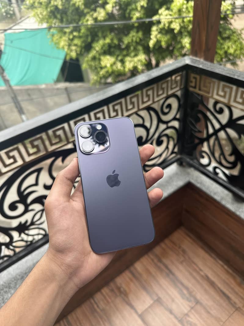 Apple iPhone 14 Pro Max 1
