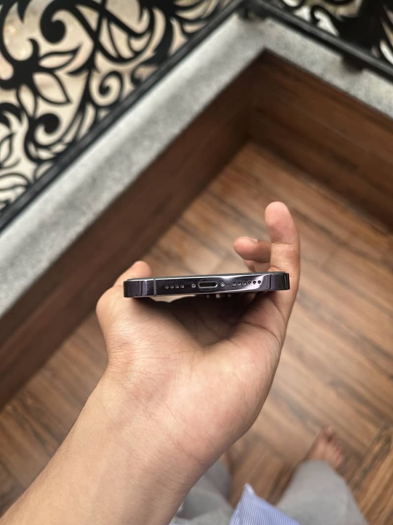 Apple iPhone 14 Pro Max 4