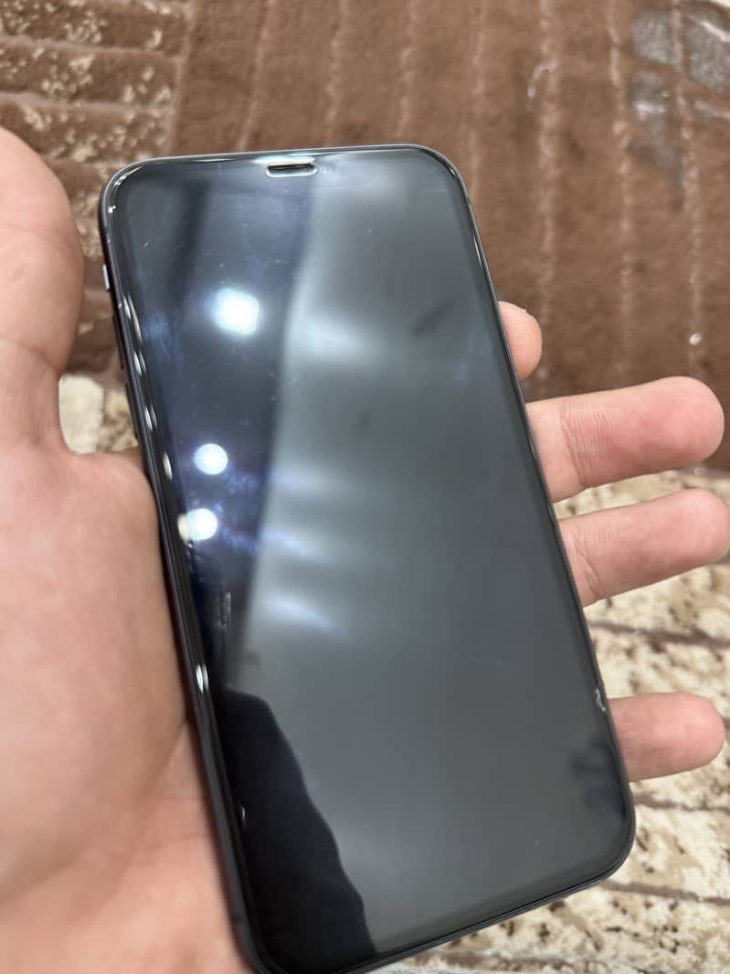 Apple iPhone 11 3
