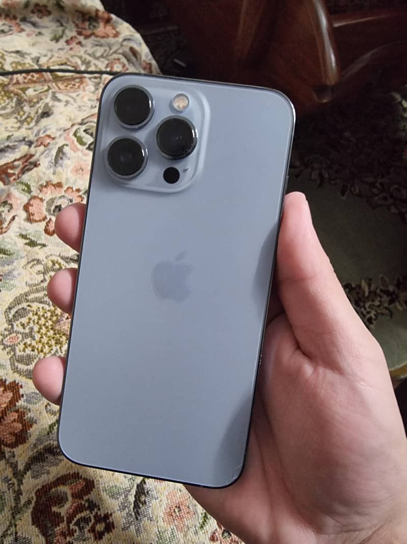 Apple iPhone 13 Pro 2