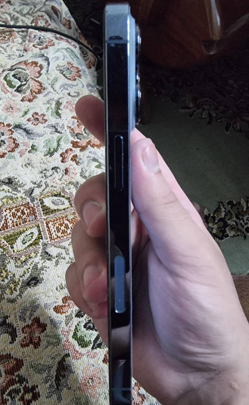 Apple iPhone 13 Pro 4