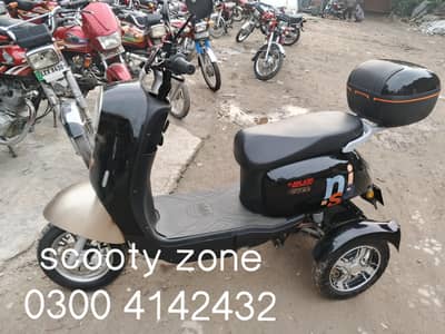 EVEE NISA 3 WHEELER scooty available like brand new mobile#03004142432