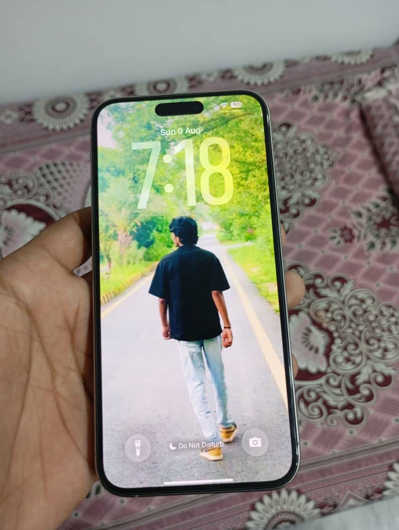 Apple iPhone 15 Pro Max 2