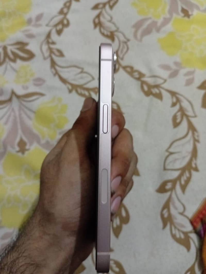 Apple iPhone 13 2