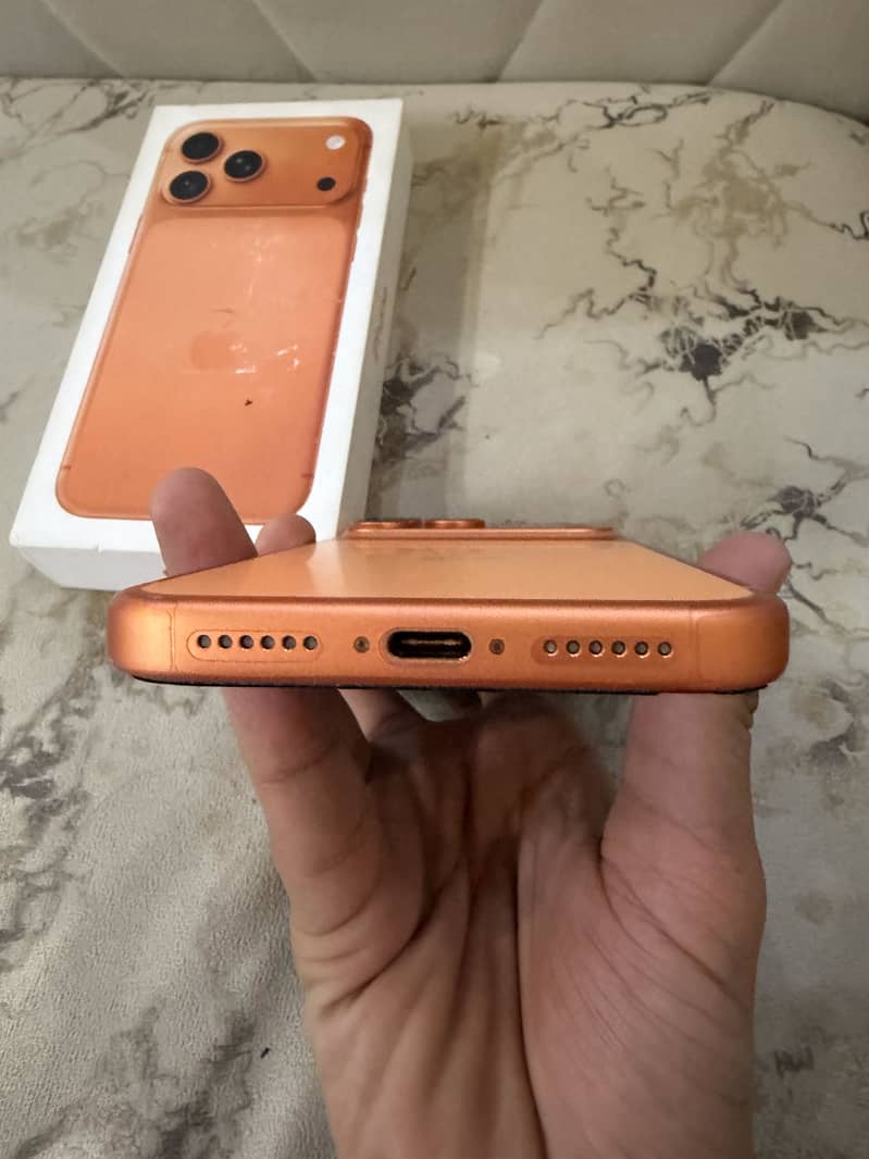 Apple iPhone 17 Pro Max 0