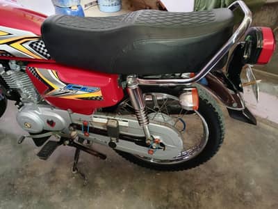 Honda 125 red color genion conditions urgent sell