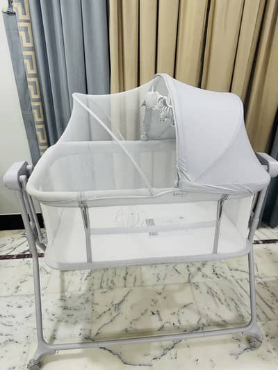 Baby Bassinet Cradle – Like New, 1 Month Used