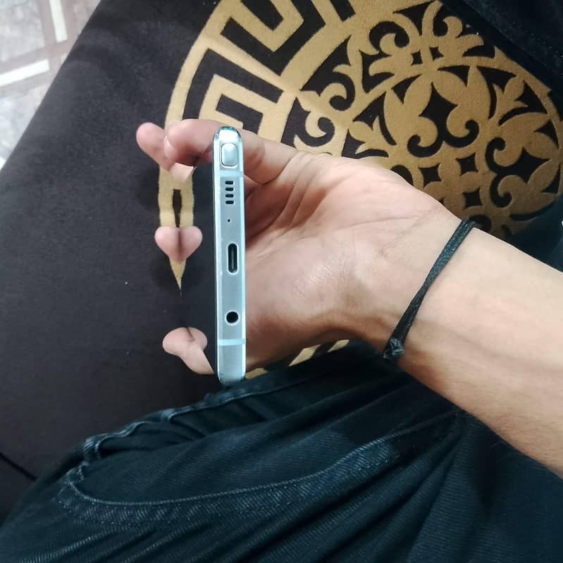 Samsung Mobile Note 9 1