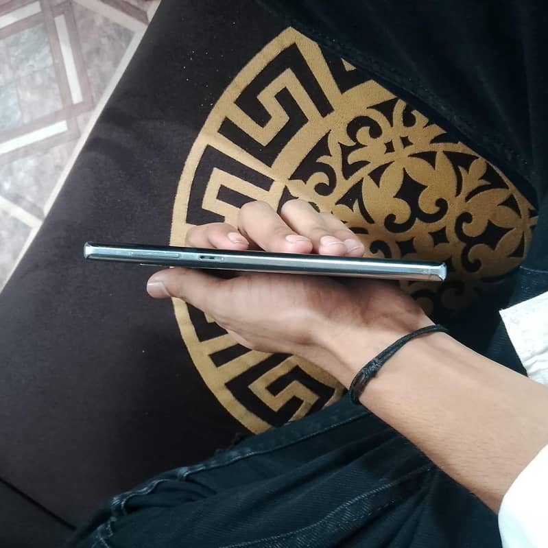 Samsung Mobile Note 9 4