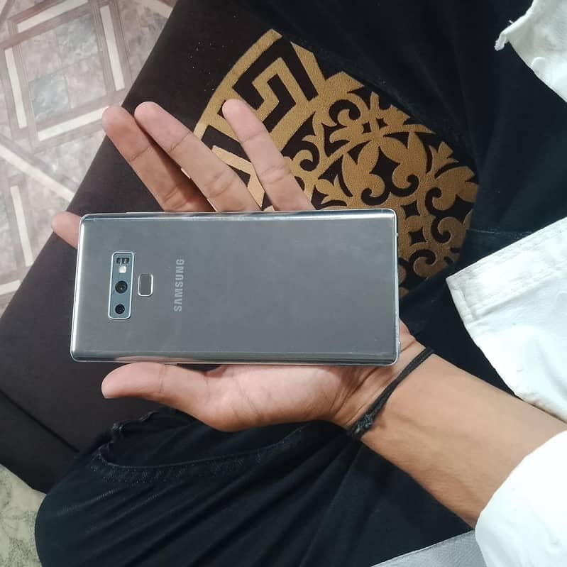 Samsung Mobile Note 9 6