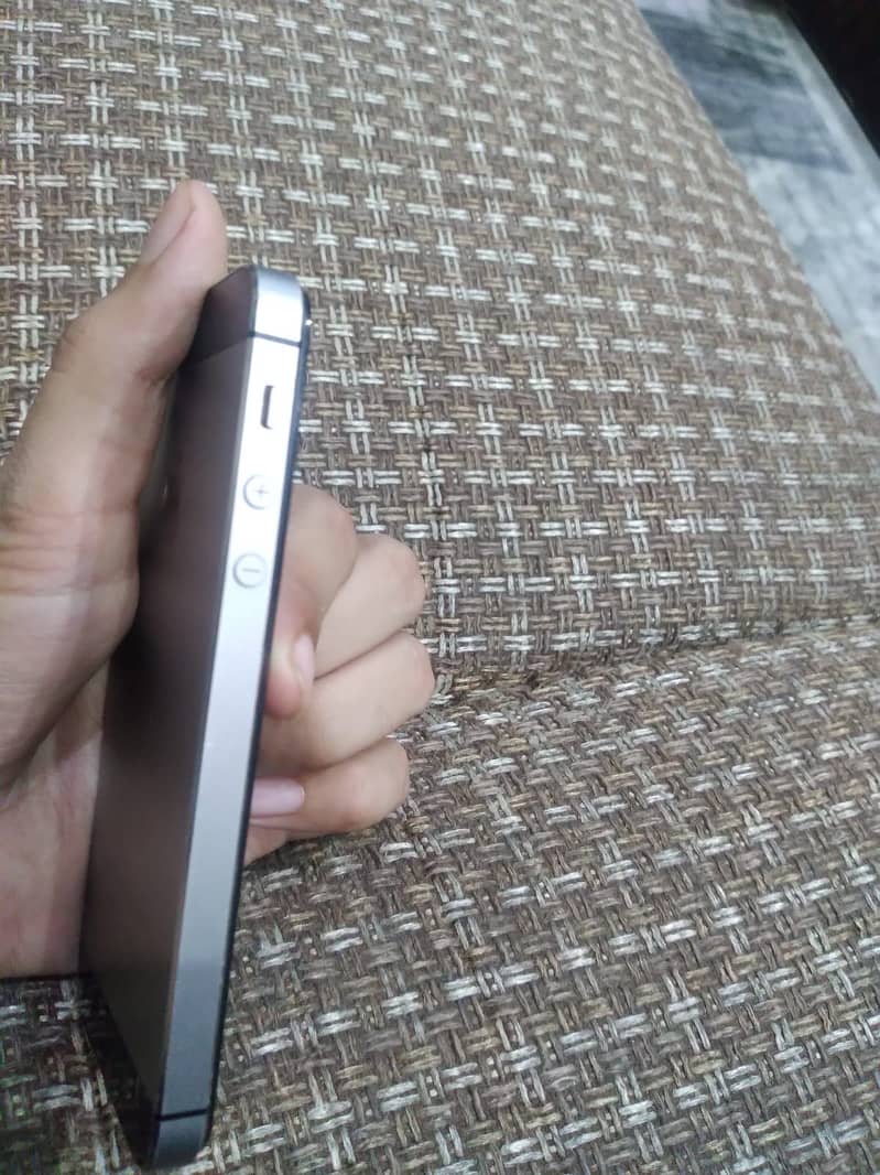 Apple iPhone 7 1