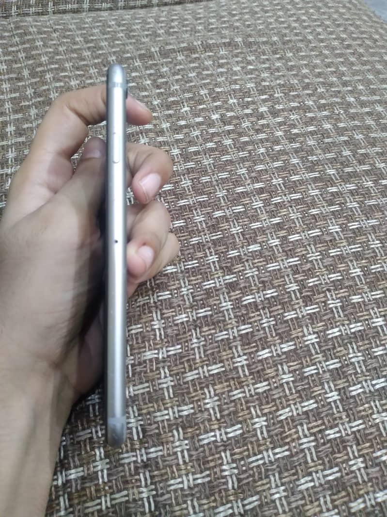 Apple iPhone 7 6