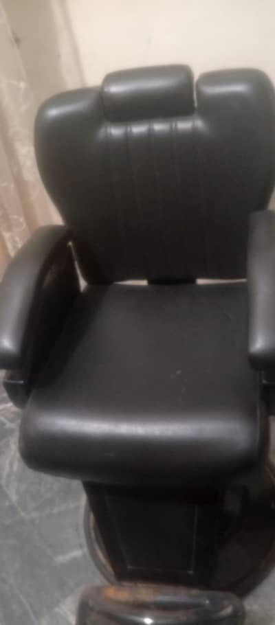 salon chair urgent sale