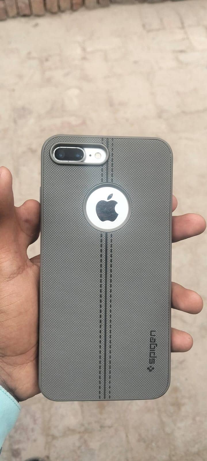 Apple iPhone 7 Plus 2