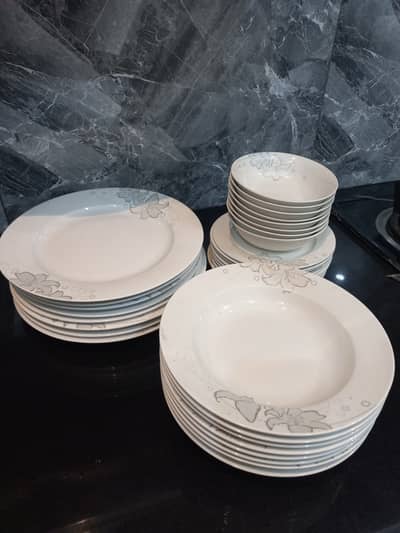 Elegant 8-Person Porcelain Dinner & Tea Set (Complete Deluxe Collecti