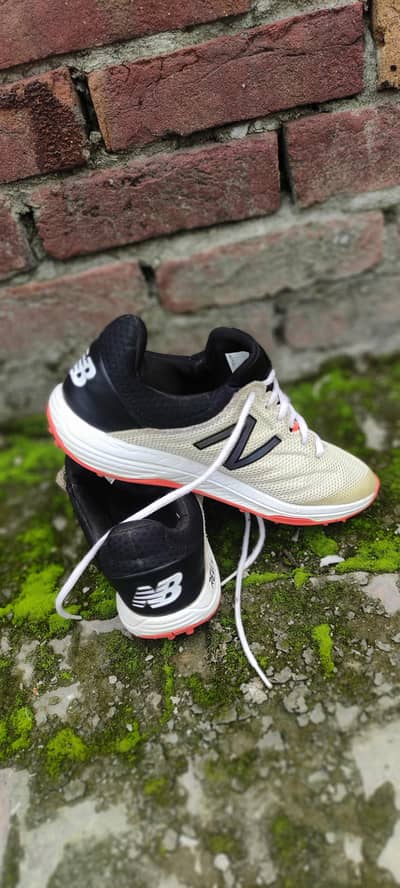 New balance spikes shoes