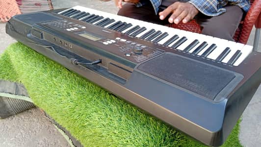 Yamaha PSR e 363