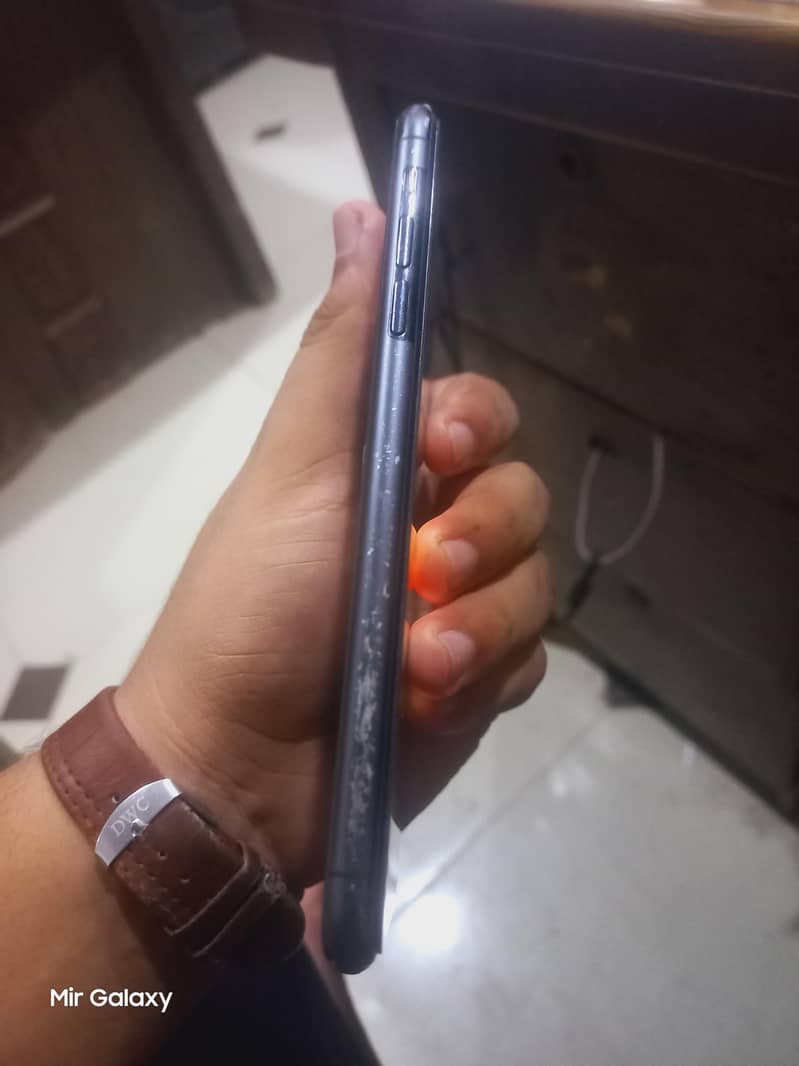 Apple iPhone 11 Pro Max 3