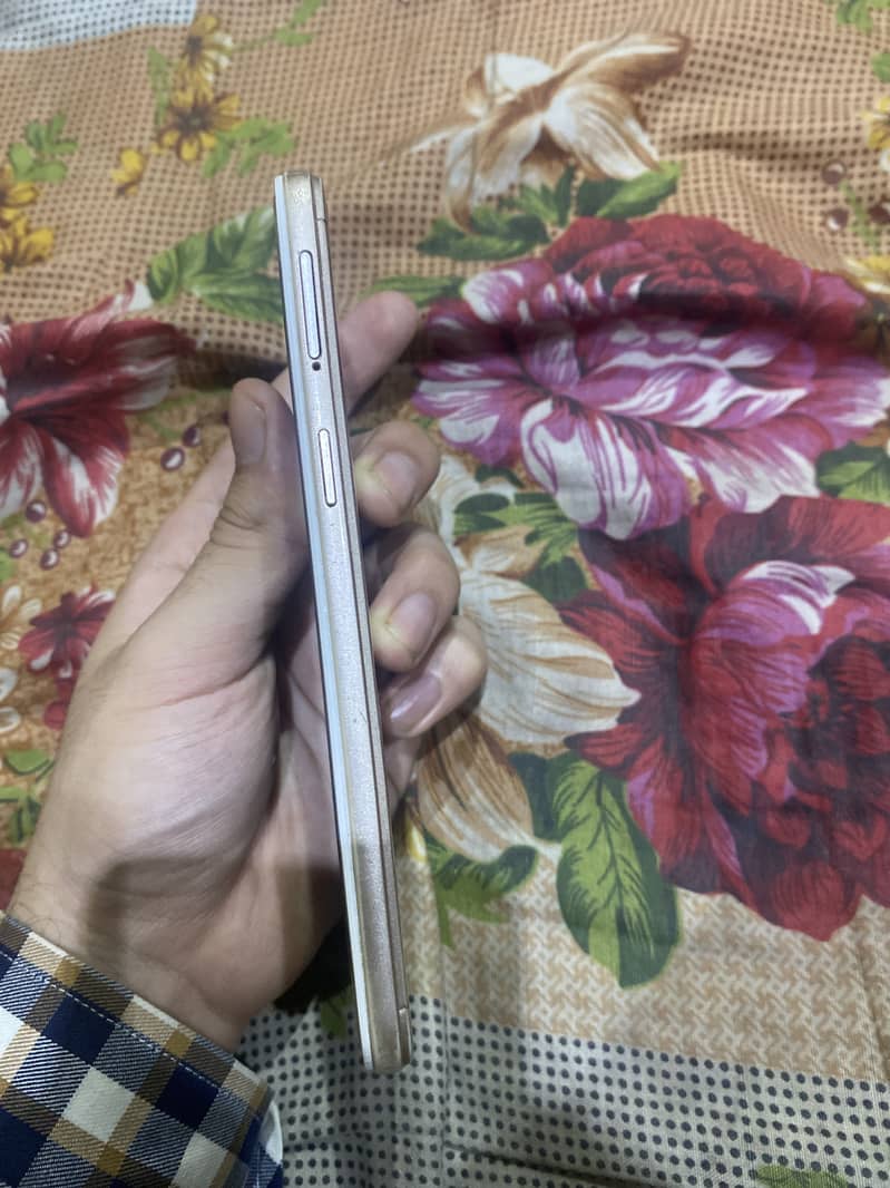 OPPO A57 2