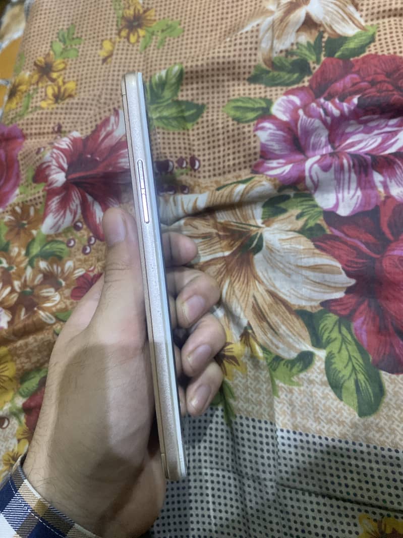 OPPO A57 4
