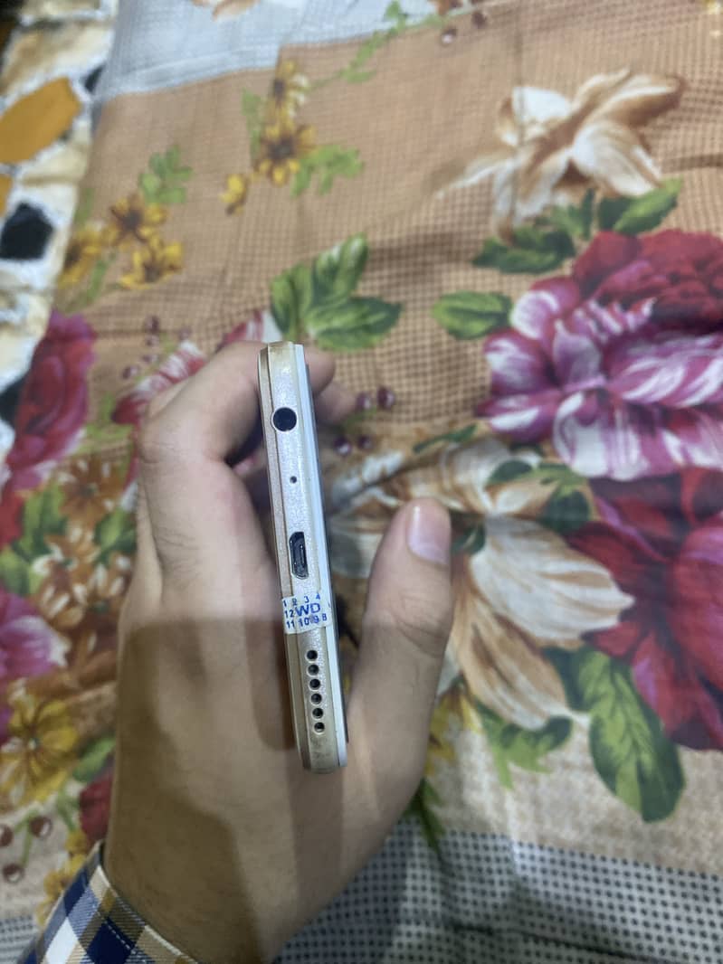 OPPO A57 5