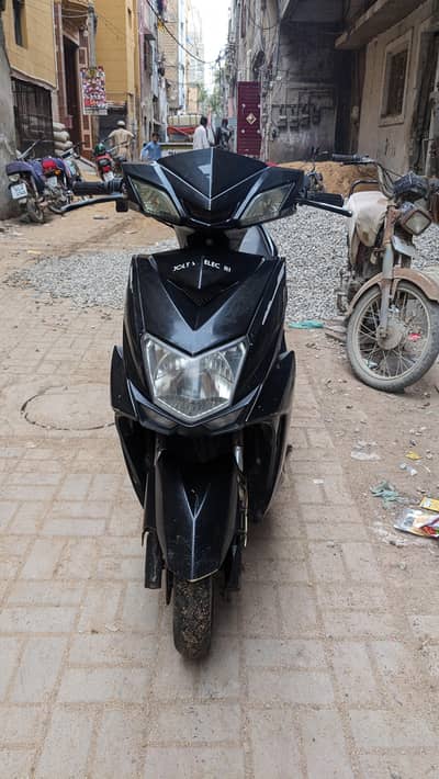 Jolta 70D electric scooty