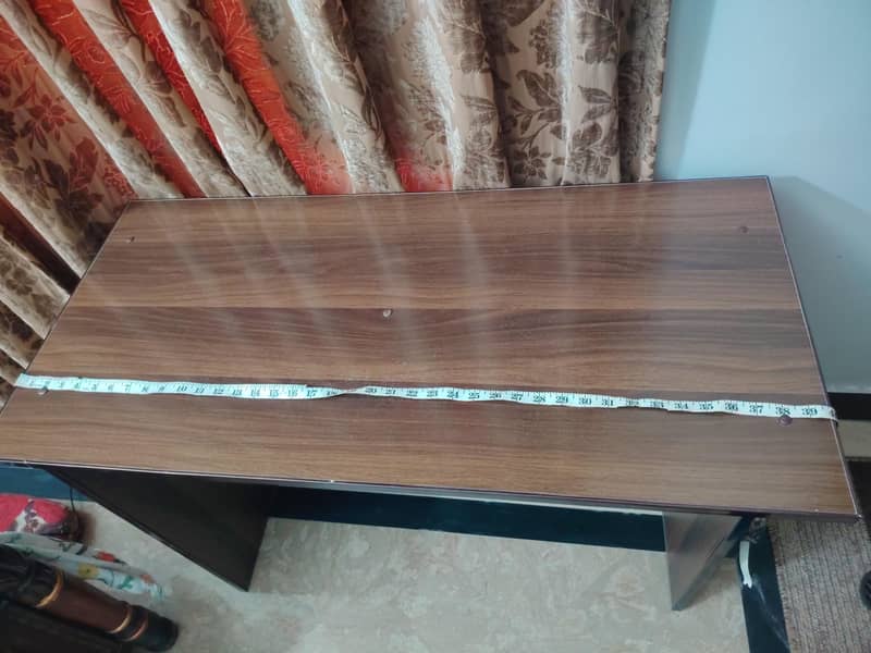 Computer Table 0