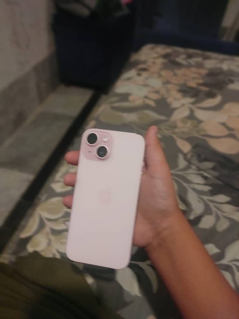 Apple iPhone 15 2