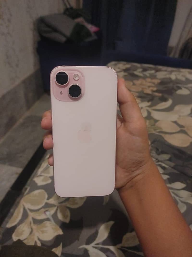 Apple iPhone 15 4
