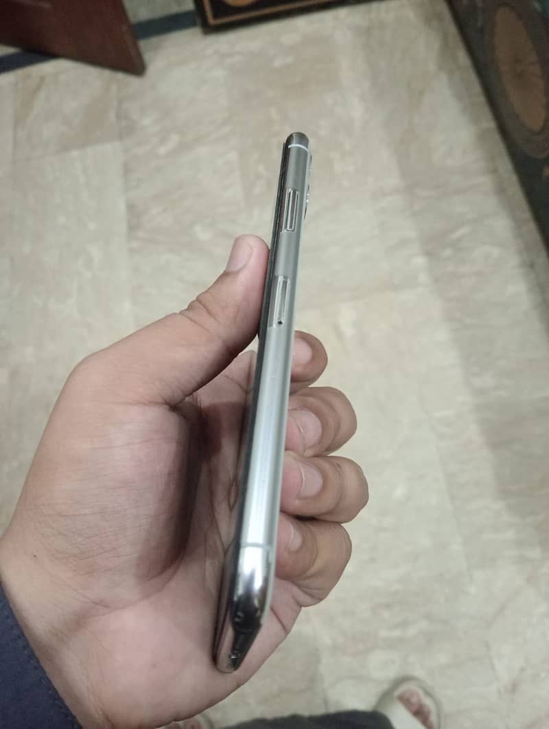 Apple iPhone 11 Pro Max 3