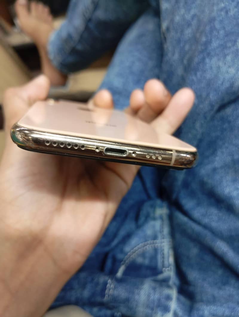Apple iPhone XS 1