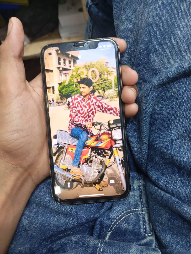 Apple iPhone XS 5