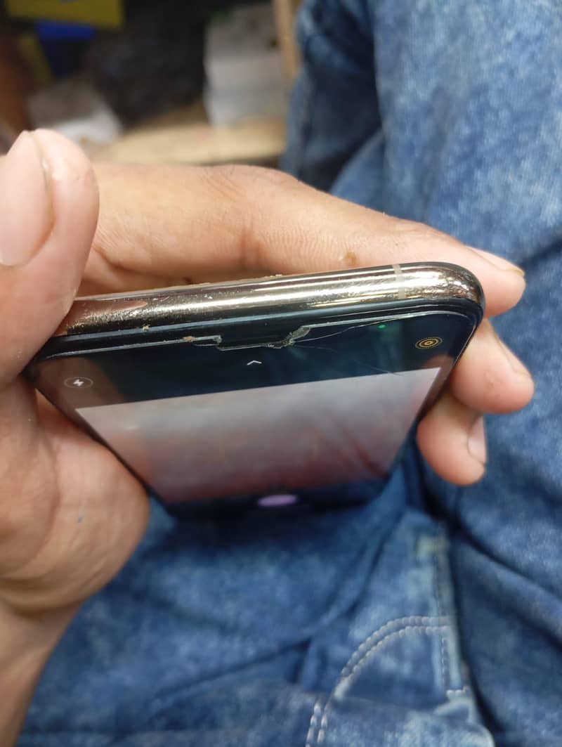 Apple iPhone XS 6