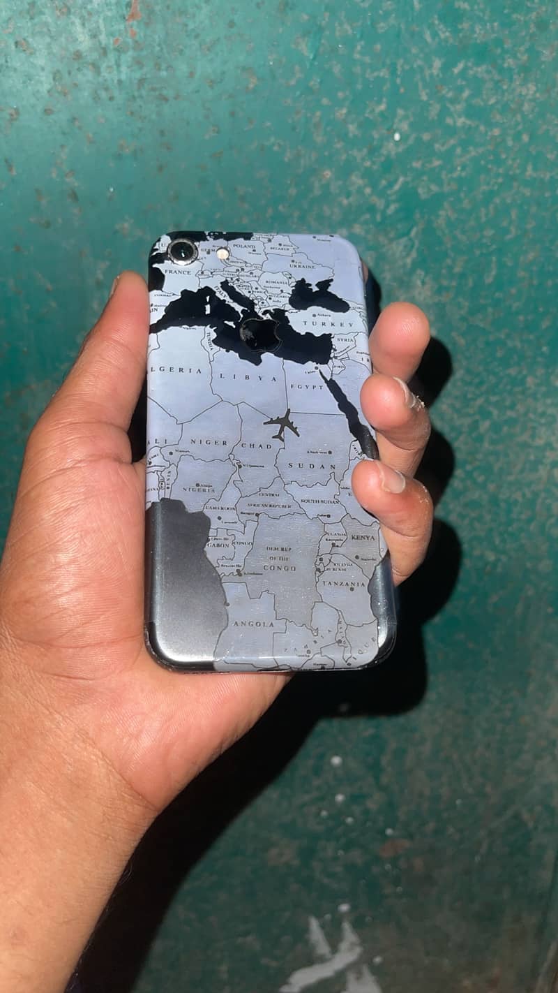 Apple iPhone 7 0