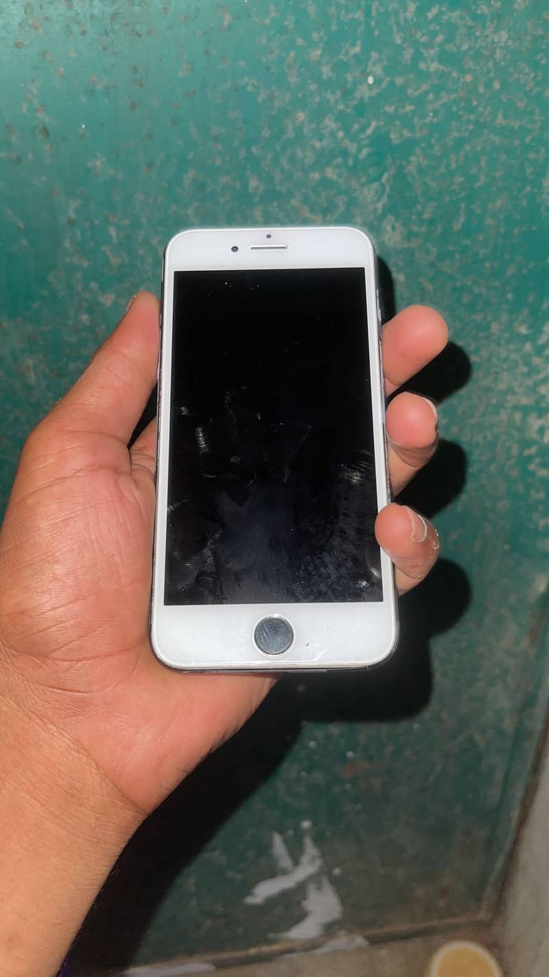 Apple iPhone 7 1