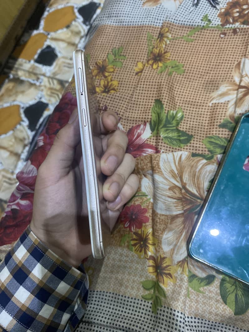 OPPO A57 3