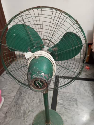 pedastal fan old