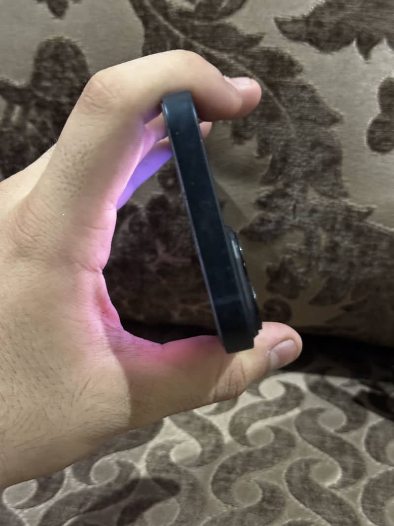 Apple iPhone 14 4