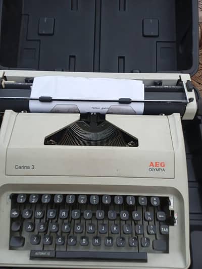 AEG Olympia Carina 3 Typewriter – Japan Made
