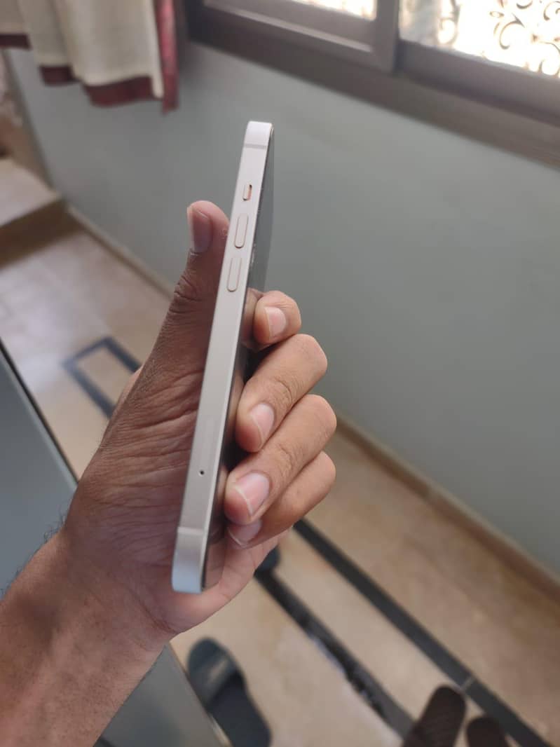 Apple iPhone 13 3