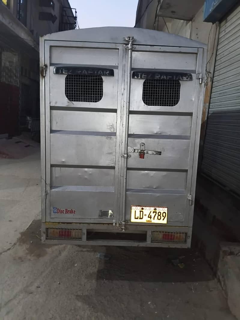 Loader Cargo Raksha 2