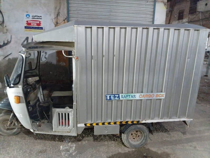 Loader Cargo Raksha 3