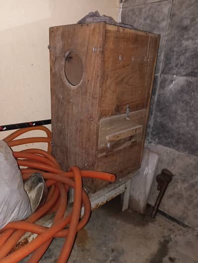 Raw parrot breeding Box