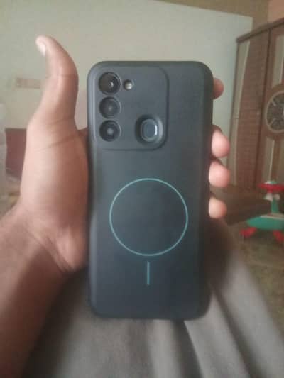 Tecno Spark 8C