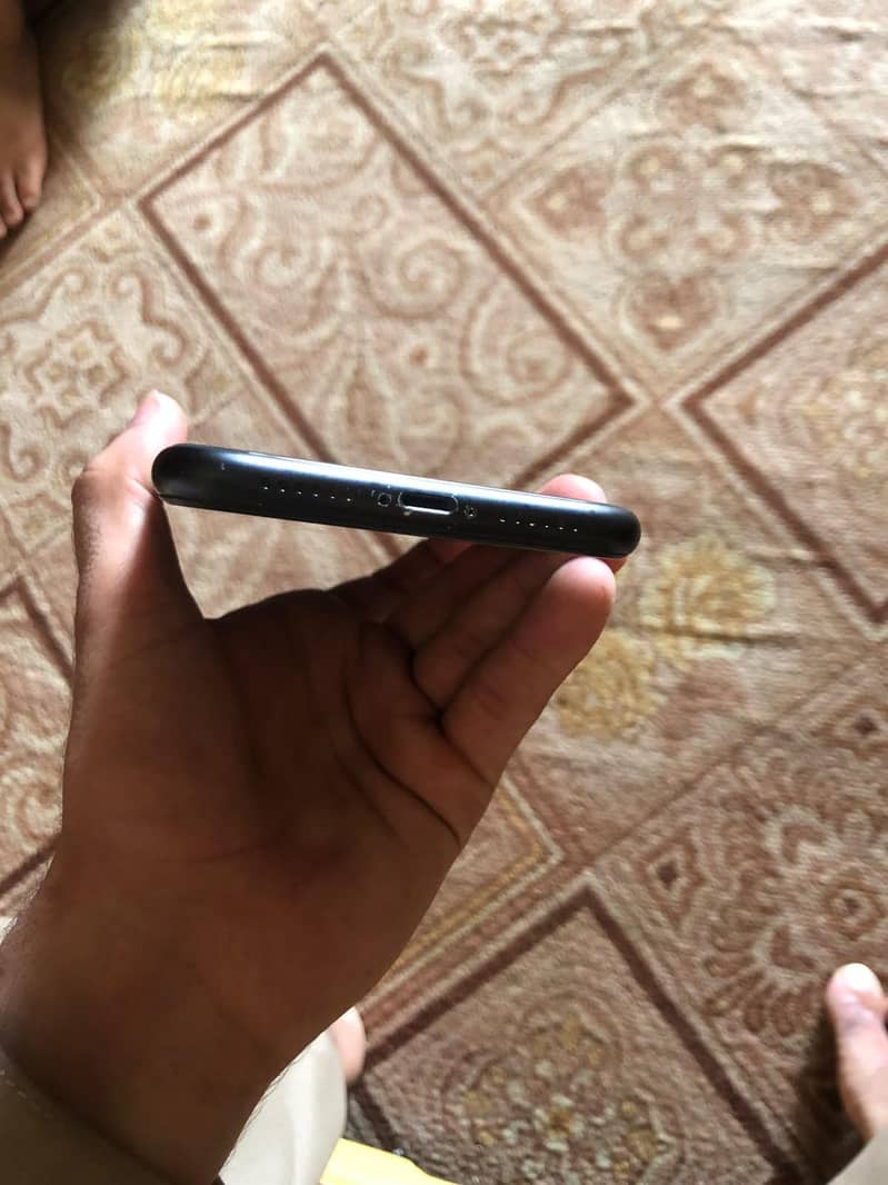 Apple iPhone 8 Plus 2